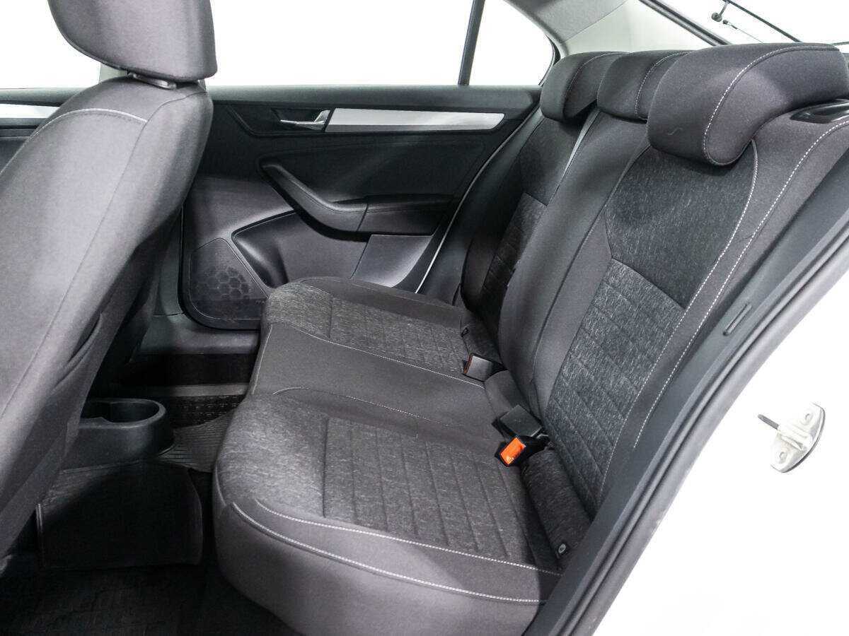 Купить Skoda Rapid с пробегом. Фото: #9