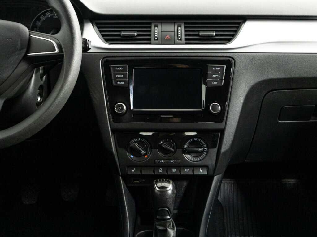 Купить Skoda Rapid с пробегом. Фото: #12