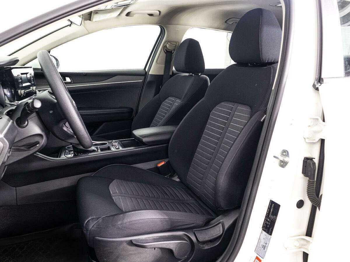 Купить Kia K5 с пробегом. Фото: #13