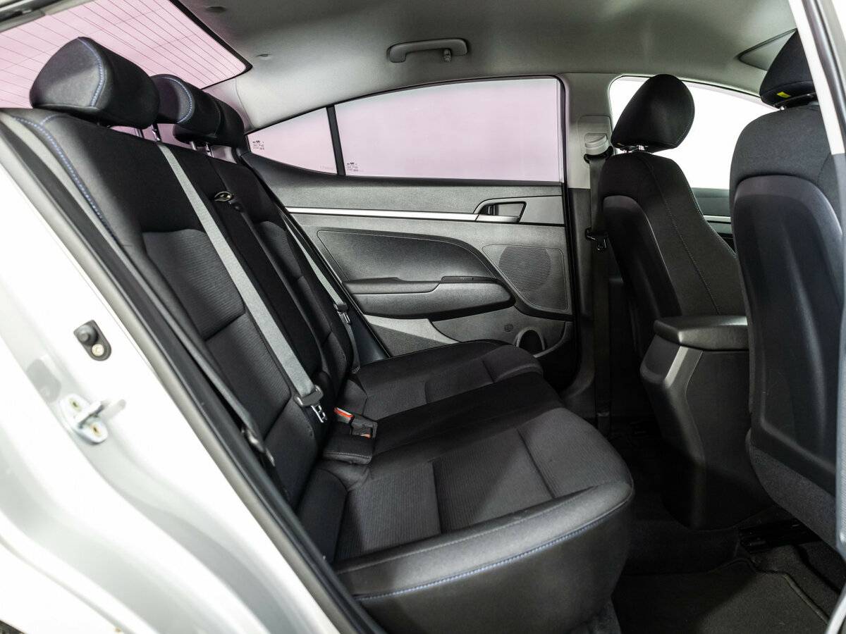 Купить Hyundai Elantra с пробегом. Фото: #12