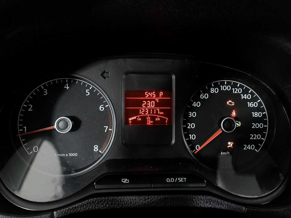 Купить Volkswagen Polo с пробегом. Фото: #8