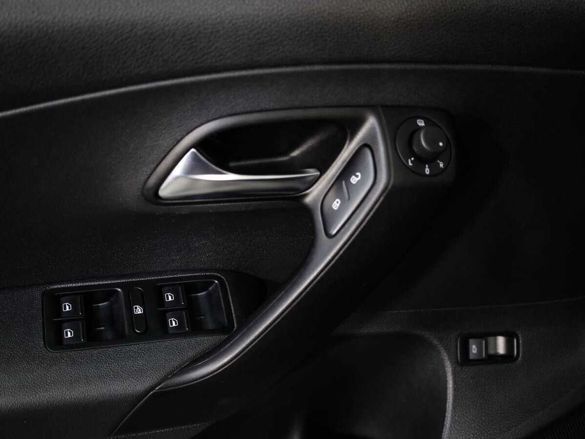 Купить Volkswagen Polo с пробегом. Фото: #15
