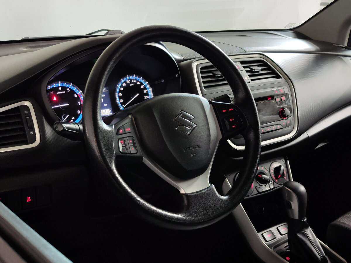 Купить Suzuki SX4 с пробегом. Фото: #14
