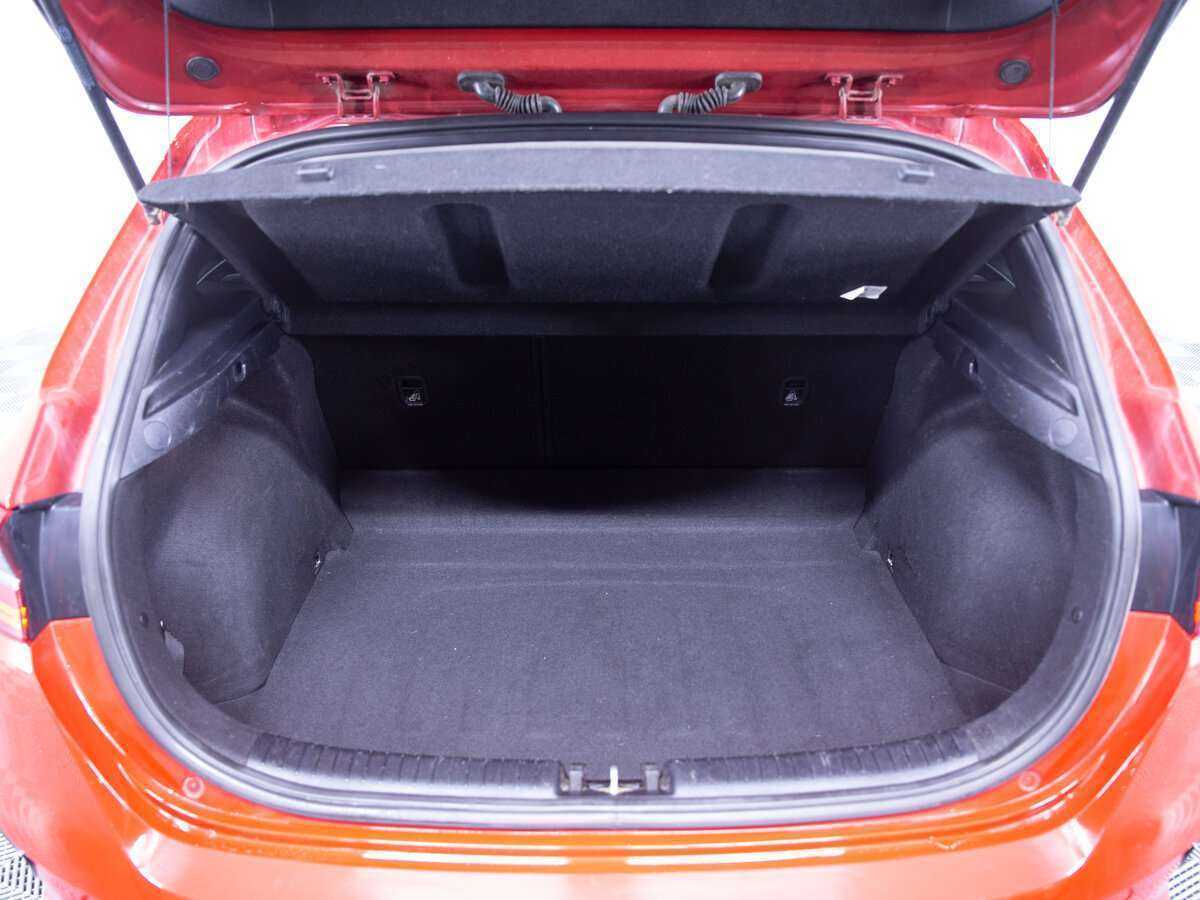 Купить Kia Ceed с пробегом. Фото: #8