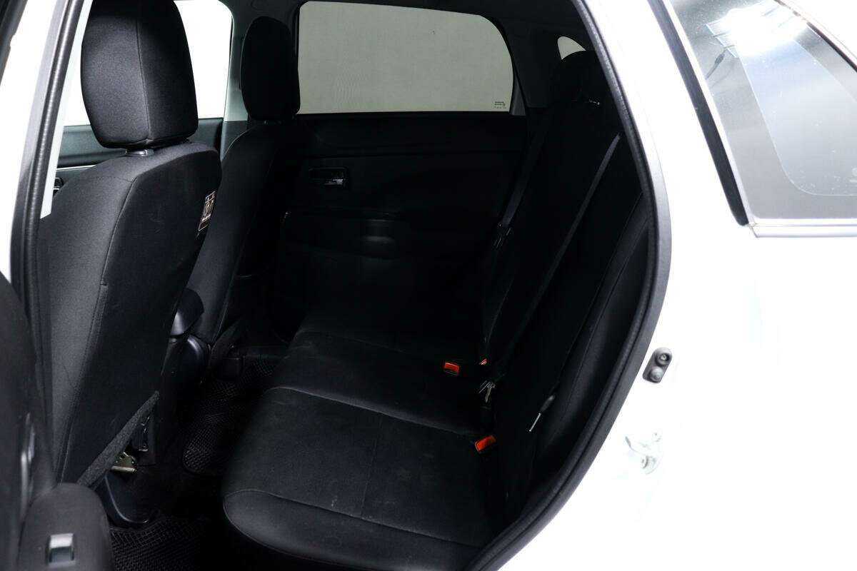 Купить Mitsubishi ASX с пробегом. Фото: #11