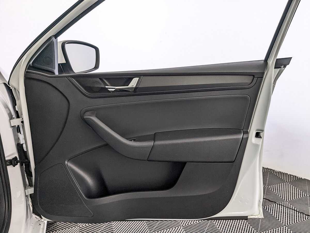 Купить Skoda Rapid с пробегом. Фото: #21