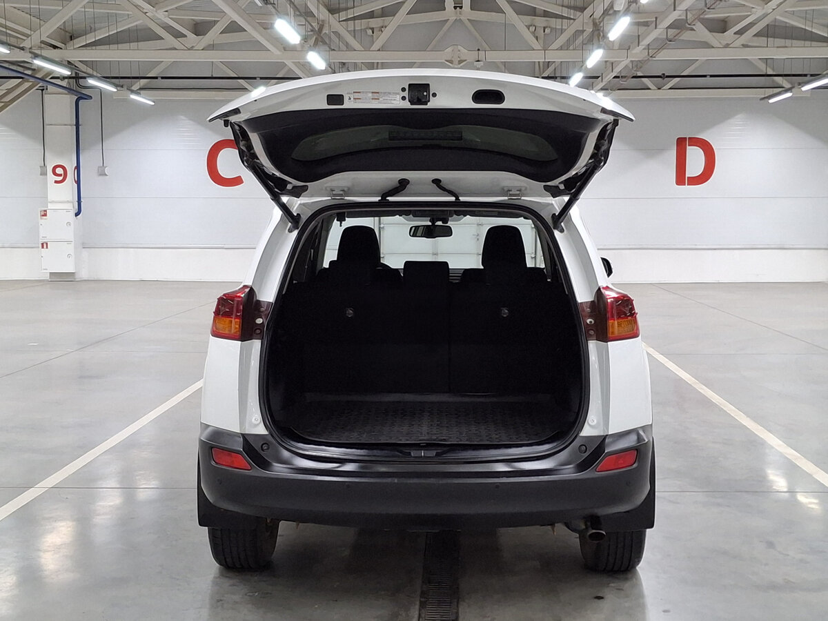 Купить Toyota RAV4 с пробегом. Фото: #9