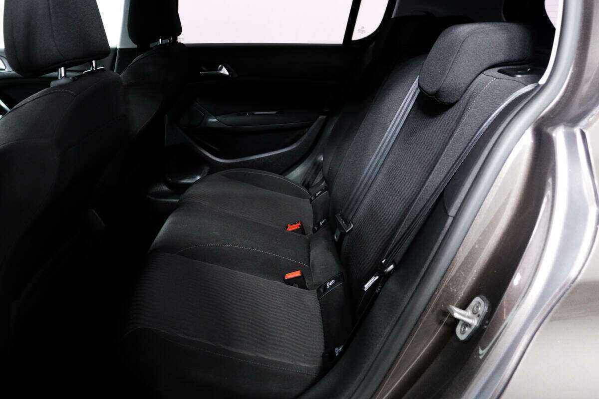 Купить Peugeot 308 с пробегом. Фото: #11