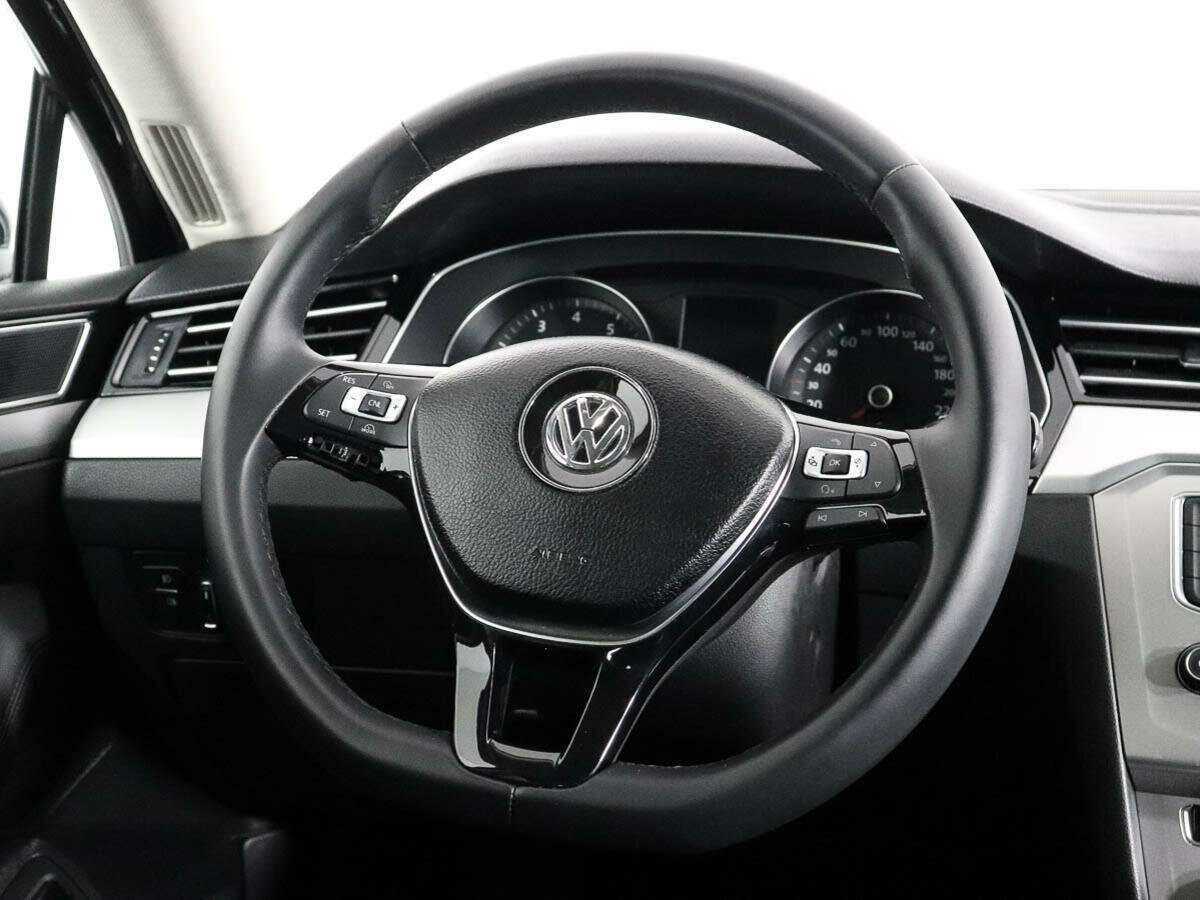 Купить Volkswagen Passat с пробегом. Фото: #12