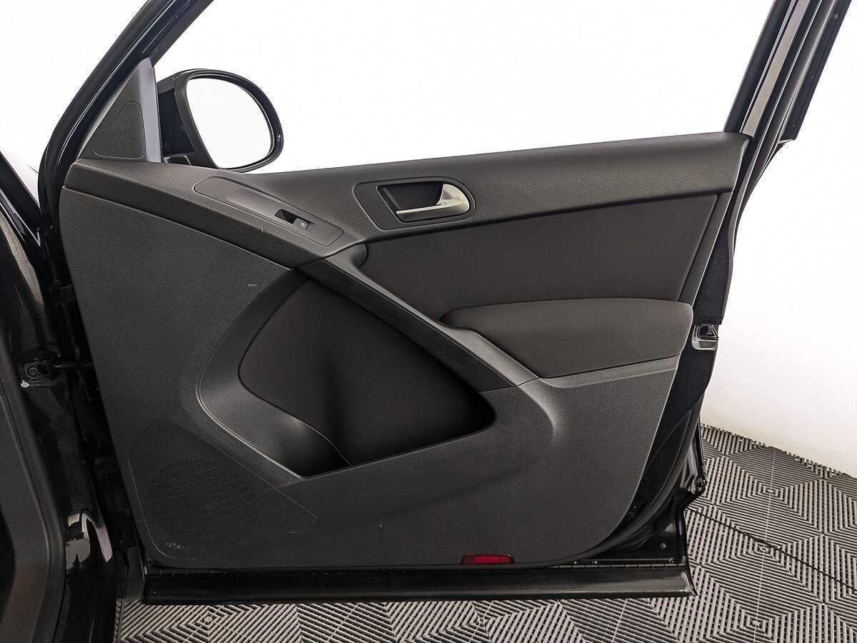 Купить Volkswagen Tiguan с пробегом. Фото: #23