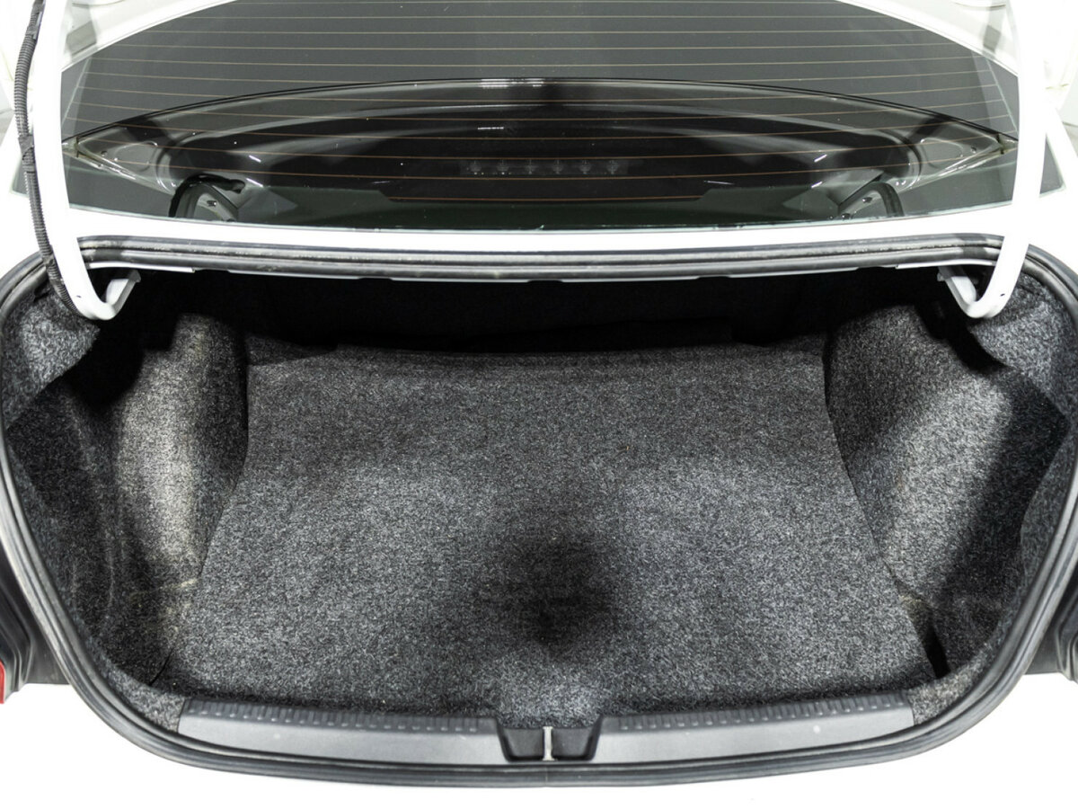 Купить Volkswagen Polo с пробегом. Фото: #15