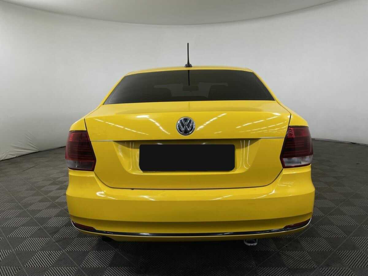 Купить Volkswagen Polo с пробегом. Фото: #2