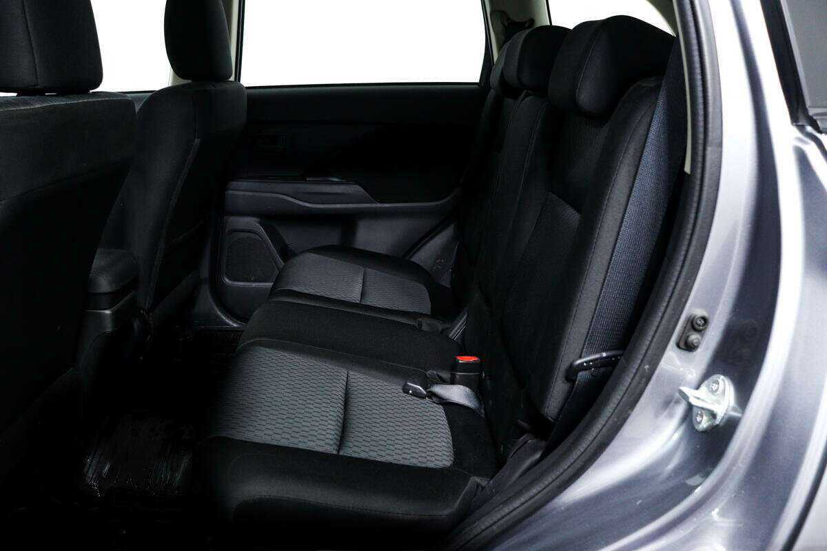 Купить Mitsubishi Outlander с пробегом. Фото: #11