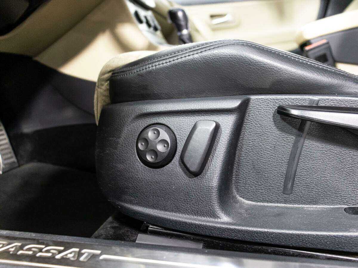 Купить Volkswagen Passat CC с пробегом. Фото: #17