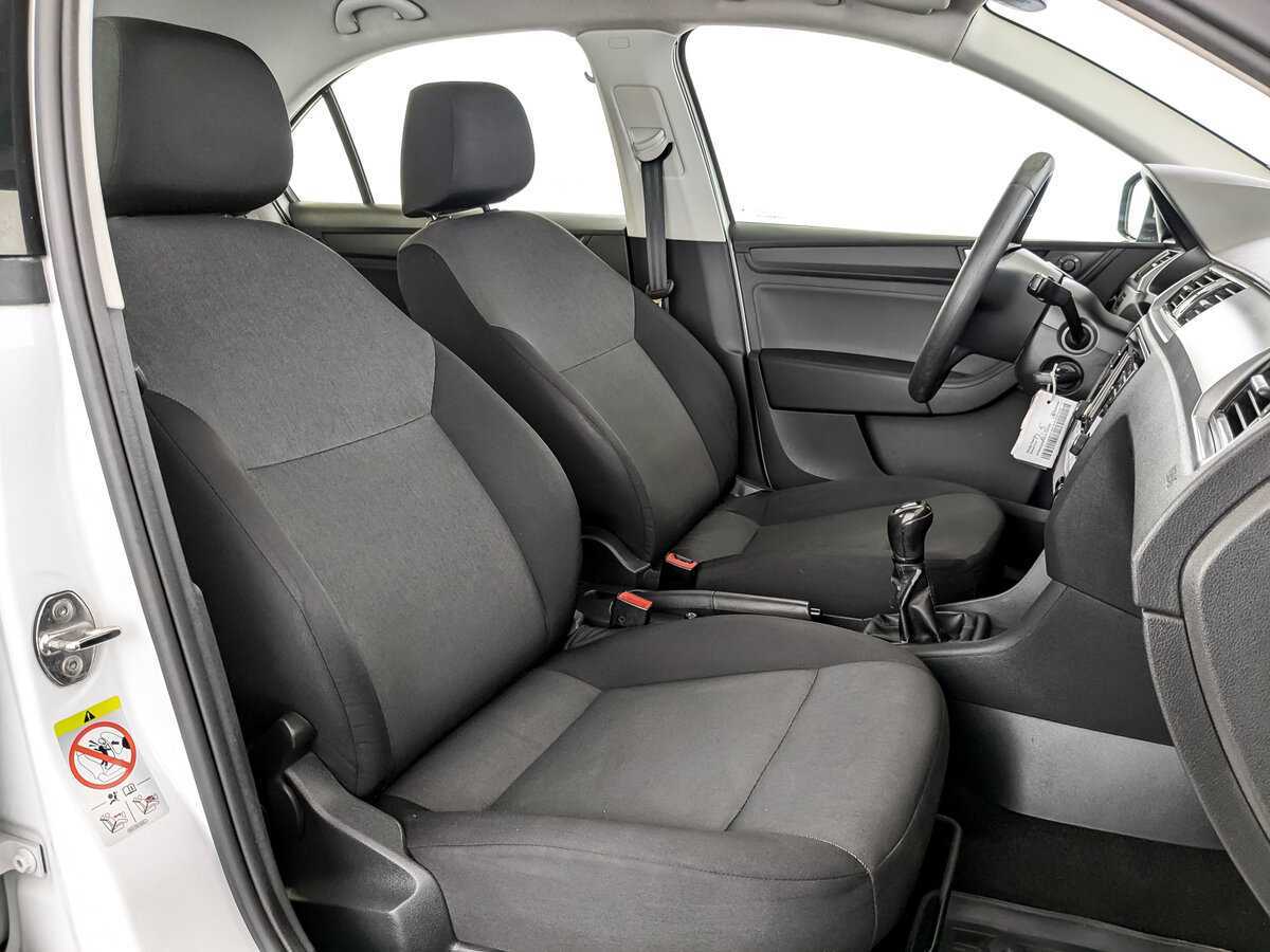 Купить Skoda Rapid с пробегом. Фото: #22