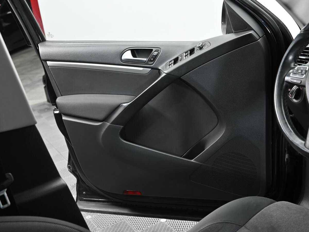 Купить Volkswagen Tiguan с пробегом. Фото: #6