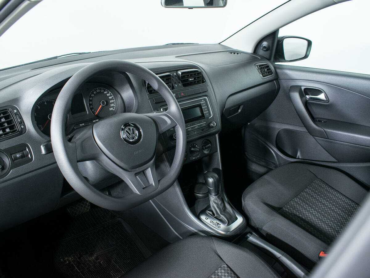 Купить Volkswagen Polo с пробегом. Фото: #12
