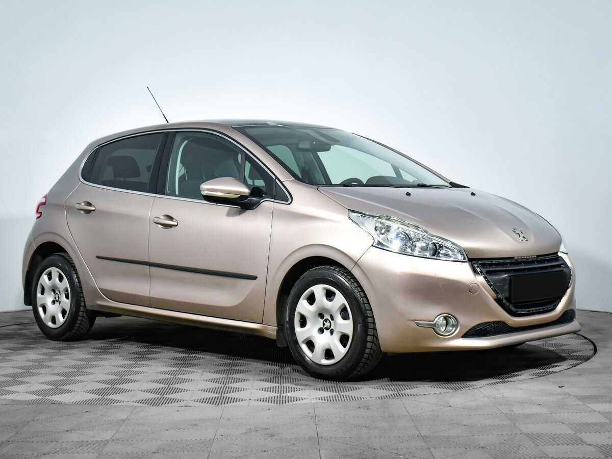 Купить Peugeot 208 с пробегом. Фото: #2