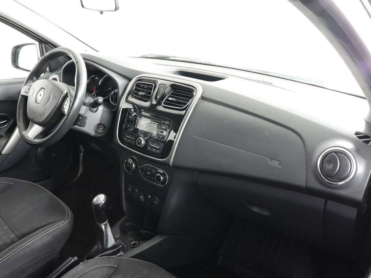 Купить Renault Sandero с пробегом. Фото: #9