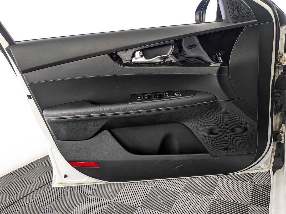 Купить Kia Cerato с пробегом. Фото: #16
