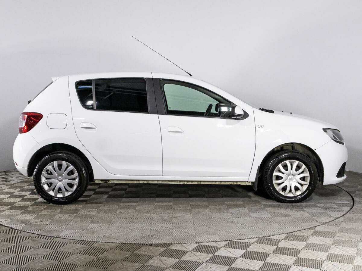 Купить Renault Sandero с пробегом. Фото: #3
