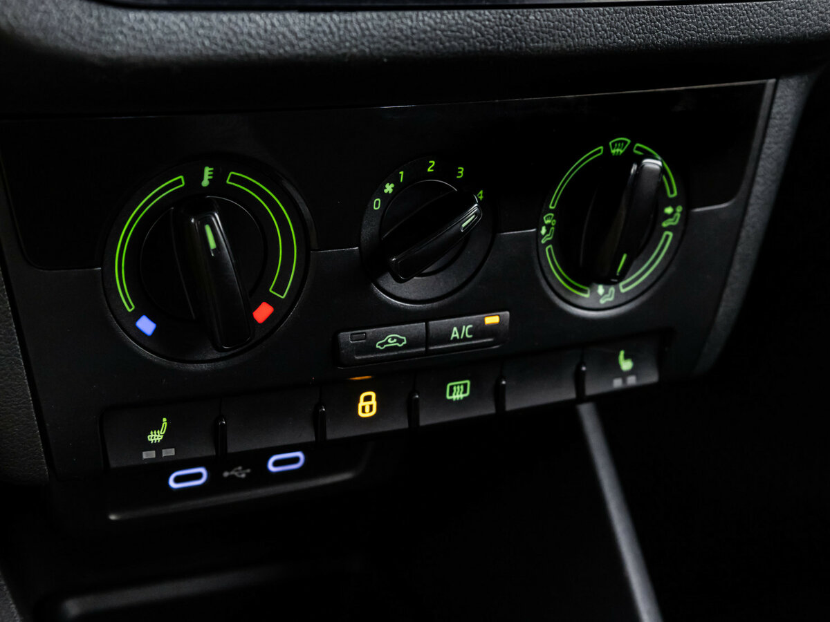 Купить Skoda Rapid с пробегом. Фото: #11