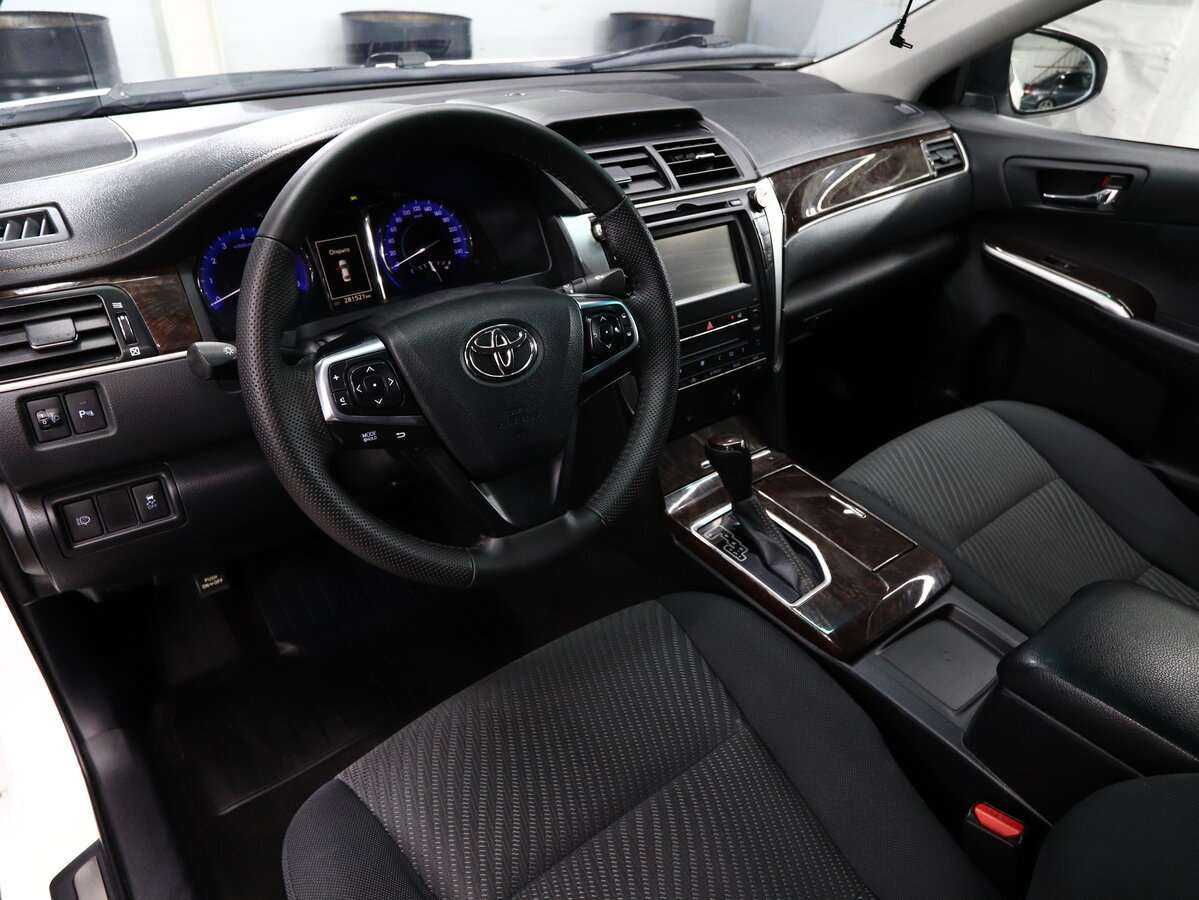 Купить Toyota Camry с пробегом. Фото: #7