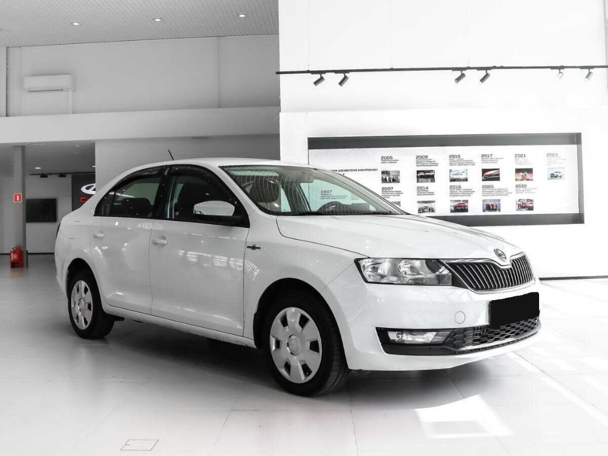 Купить Skoda Rapid с пробегом. Фото: #2