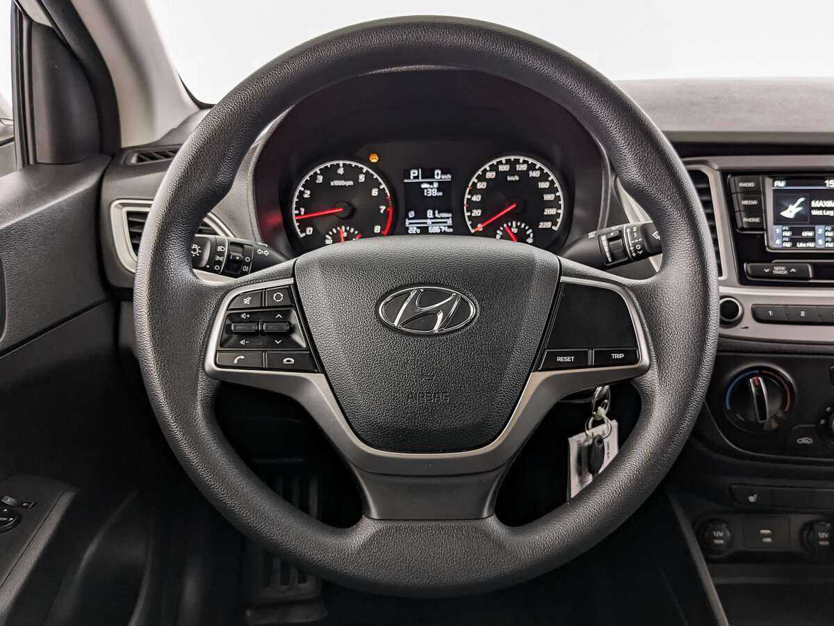 Купить Hyundai Solaris с пробегом. Фото: #21