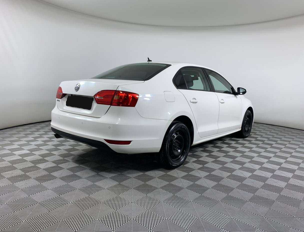 Купить Volkswagen Jetta с пробегом. Фото: #4