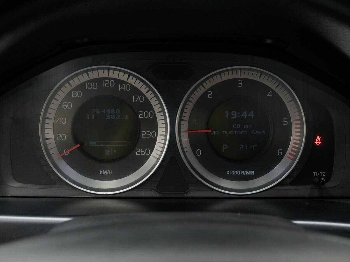 Купить Volvo XC70 с пробегом. Фото: #19