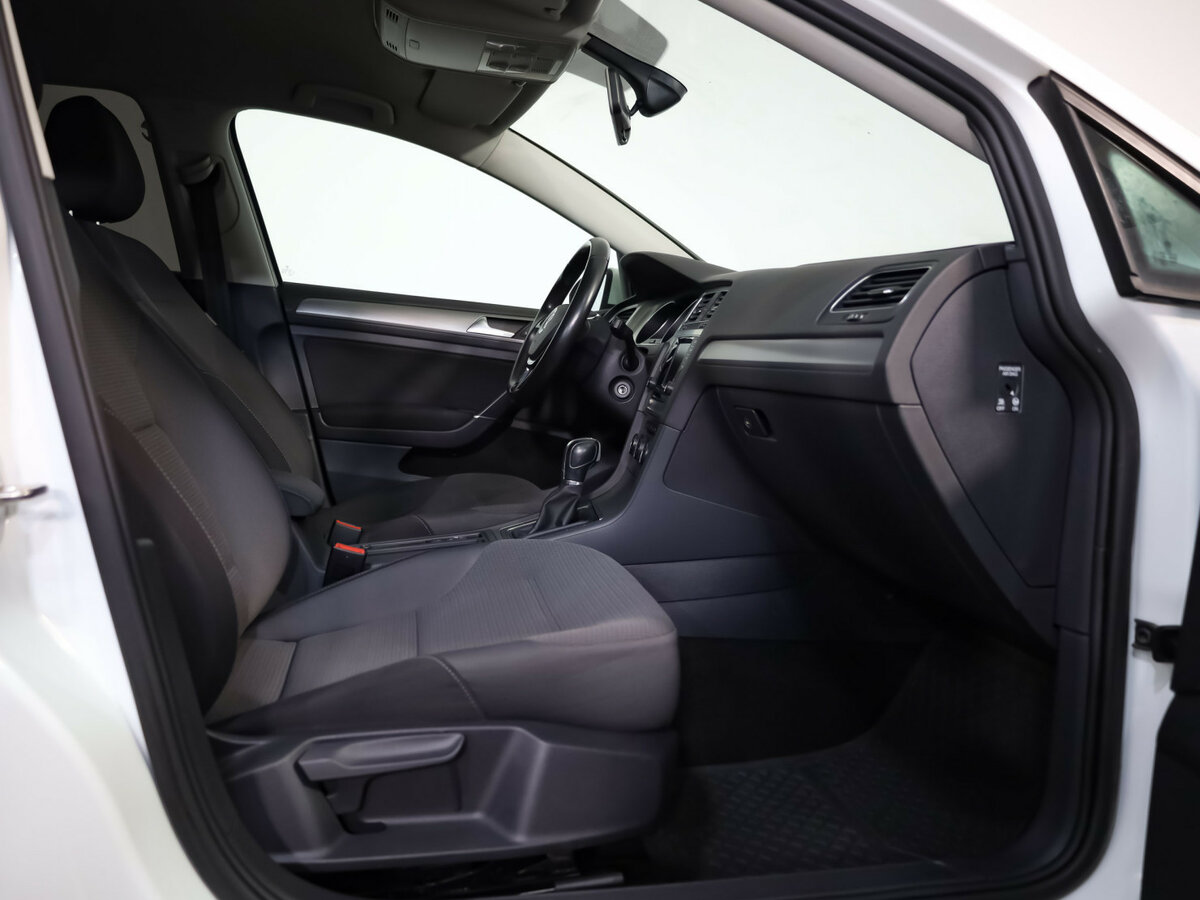 Купить Volkswagen Golf с пробегом. Фото: #20