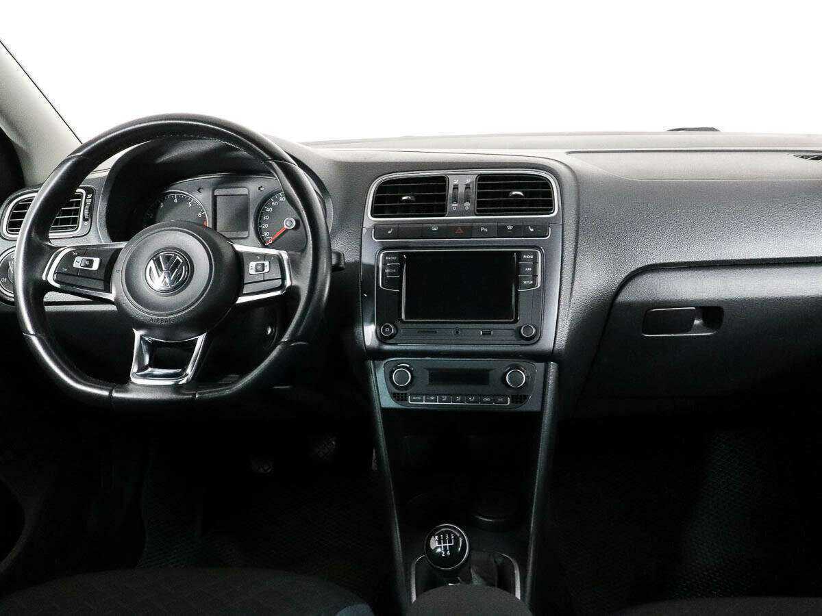 Купить Volkswagen Polo с пробегом. Фото: #9