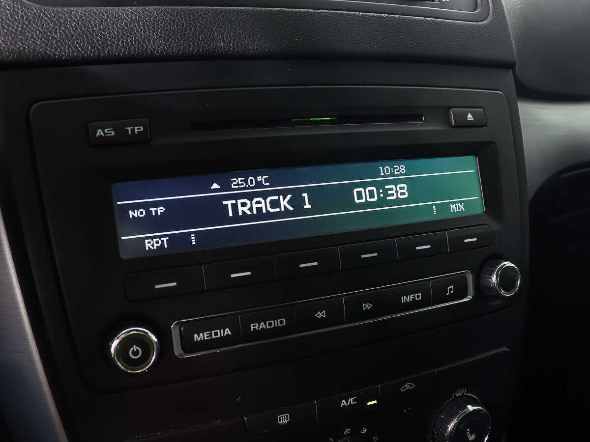 Купить Skoda Yeti с пробегом. Фото: #16