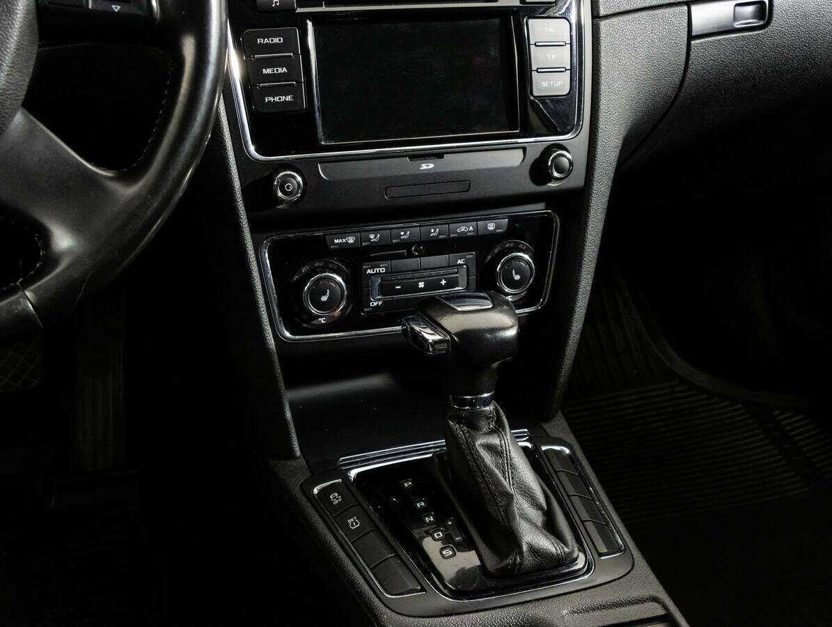 Купить Skoda Superb с пробегом. Фото: #12