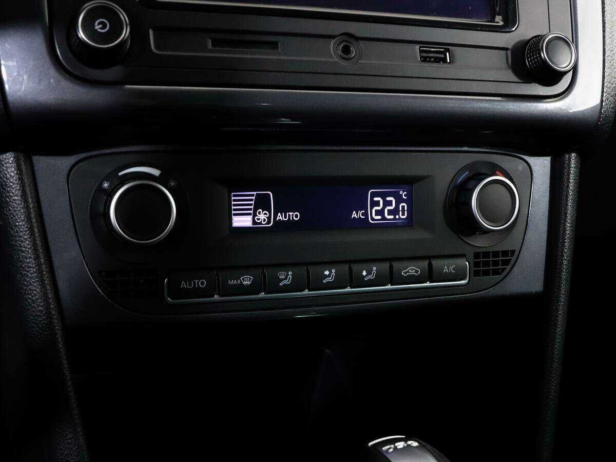 Купить Volkswagen Polo с пробегом. Фото: #9