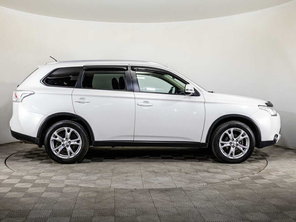 Купить Mitsubishi Outlander с пробегом. Фото: #3