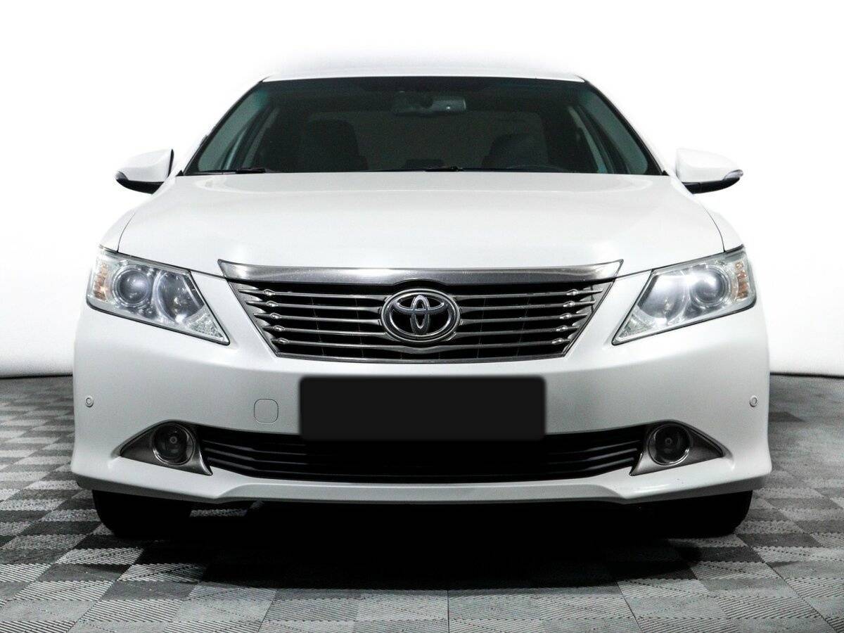 Купить Toyota Camry с пробегом. Фото: #1