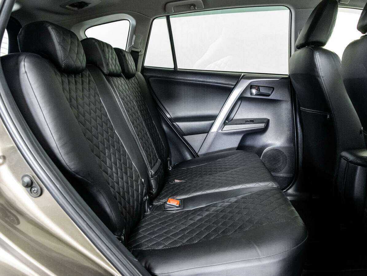 Купить Toyota RAV4 с пробегом. Фото: #11