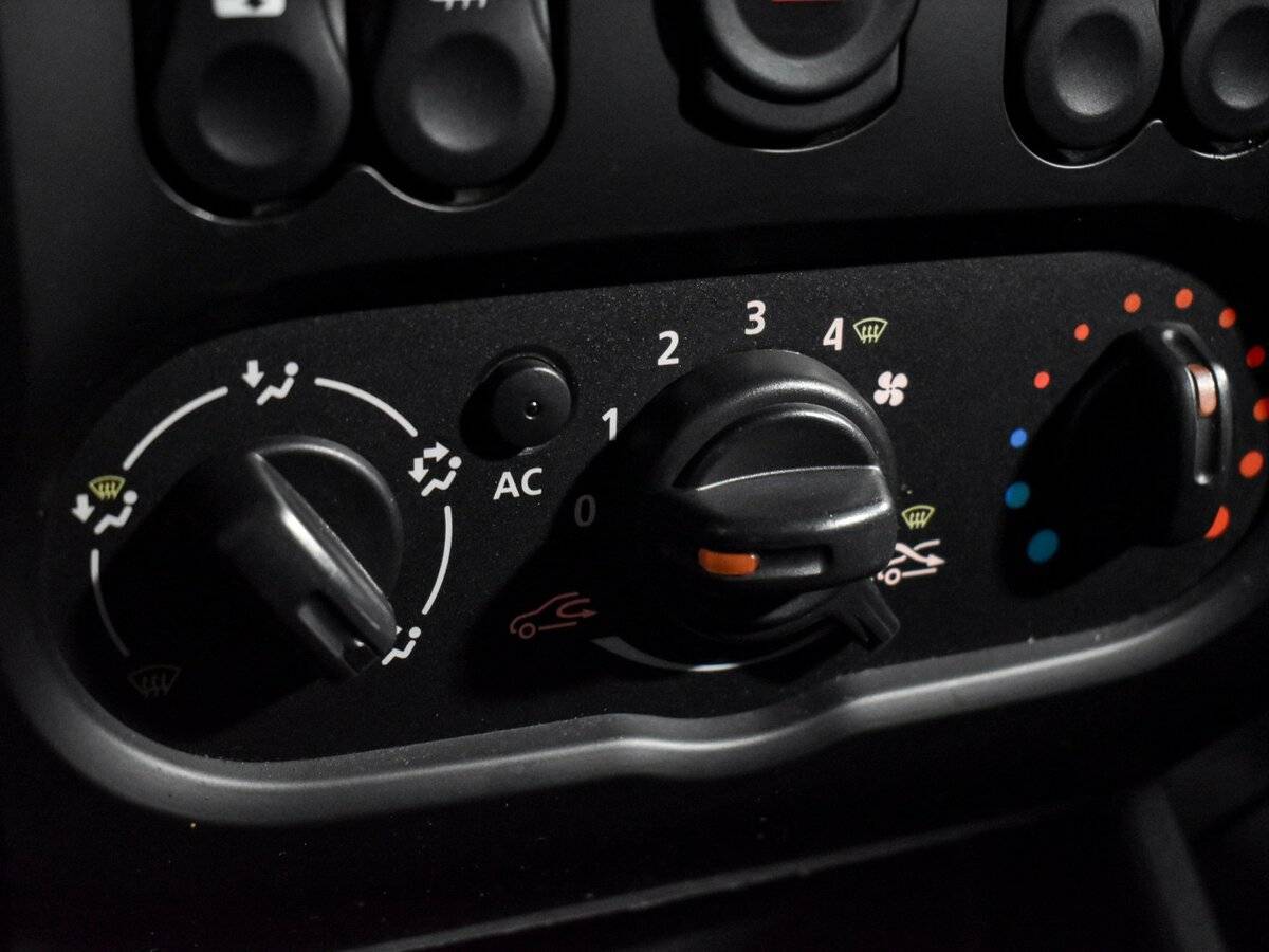 Купить Nissan Almera с пробегом. Фото: #16