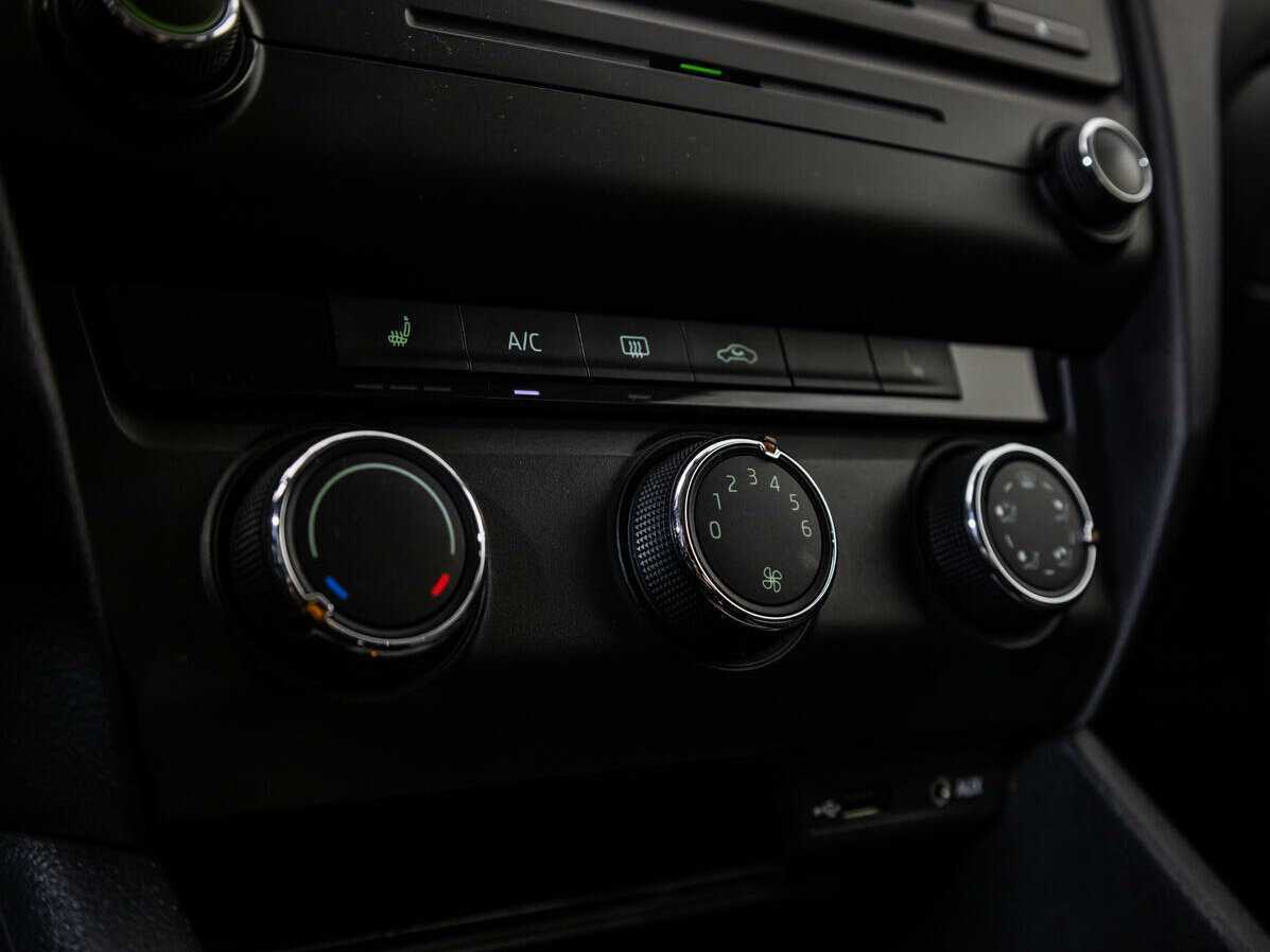 Купить Skoda Octavia с пробегом. Фото: #15