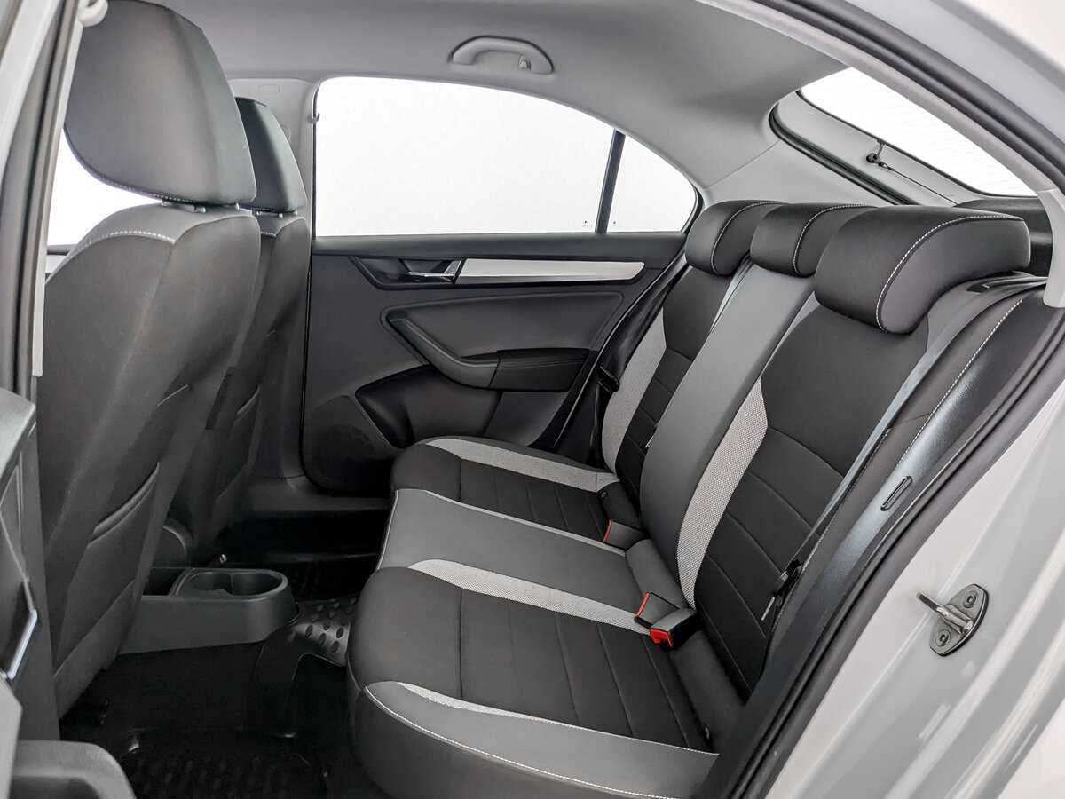Купить Skoda Rapid с пробегом. Фото: #9