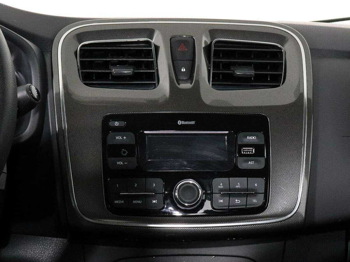 Купить Renault Logan с пробегом. Фото: #9