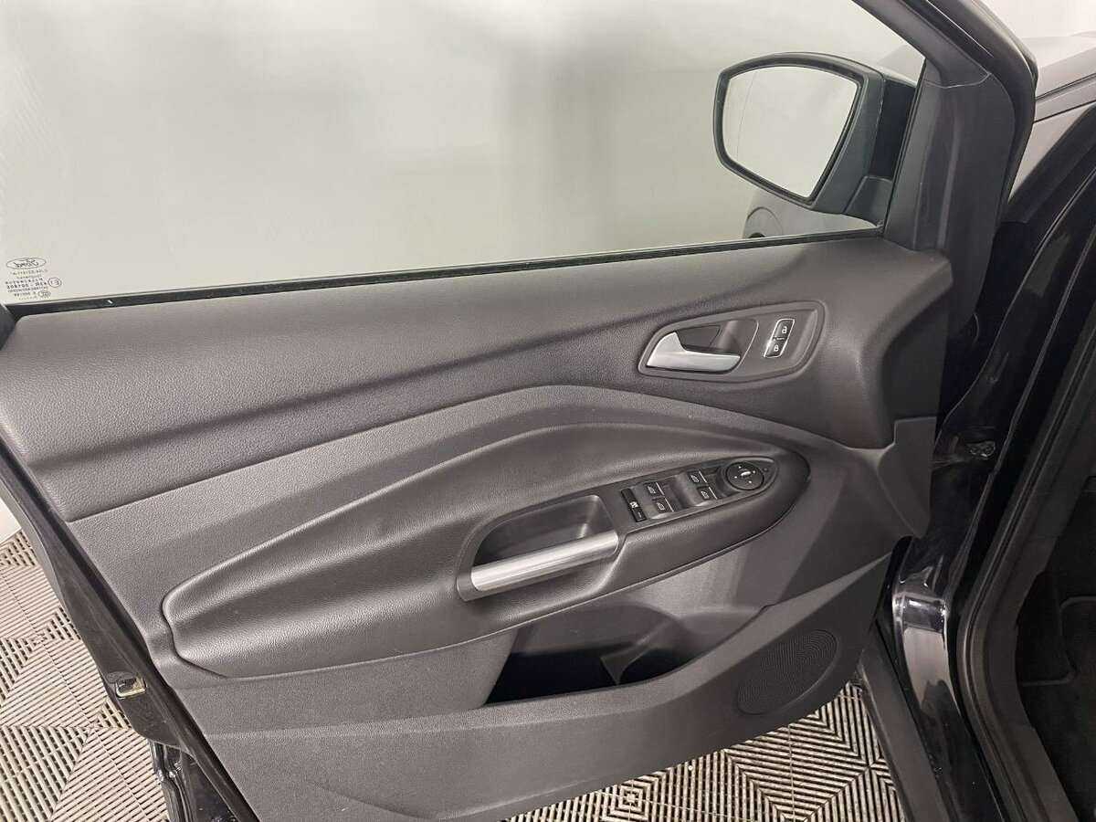 Купить Ford Kuga с пробегом. Фото: #7
