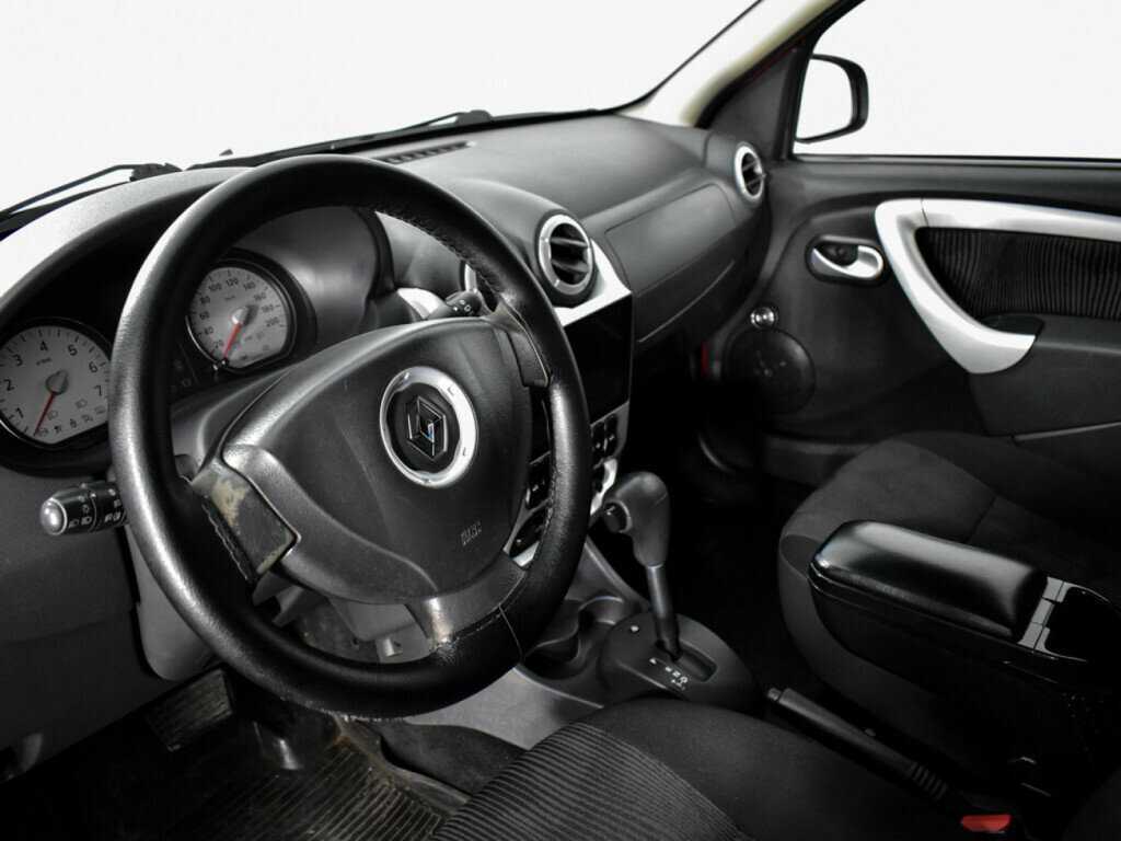 Купить Renault Sandero с пробегом. Фото: #8