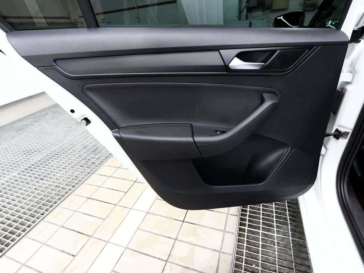 Купить Volkswagen Polo с пробегом. Фото: #10