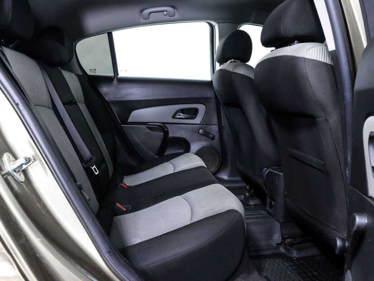 Купить Chevrolet Cruze с пробегом. Фото: #12