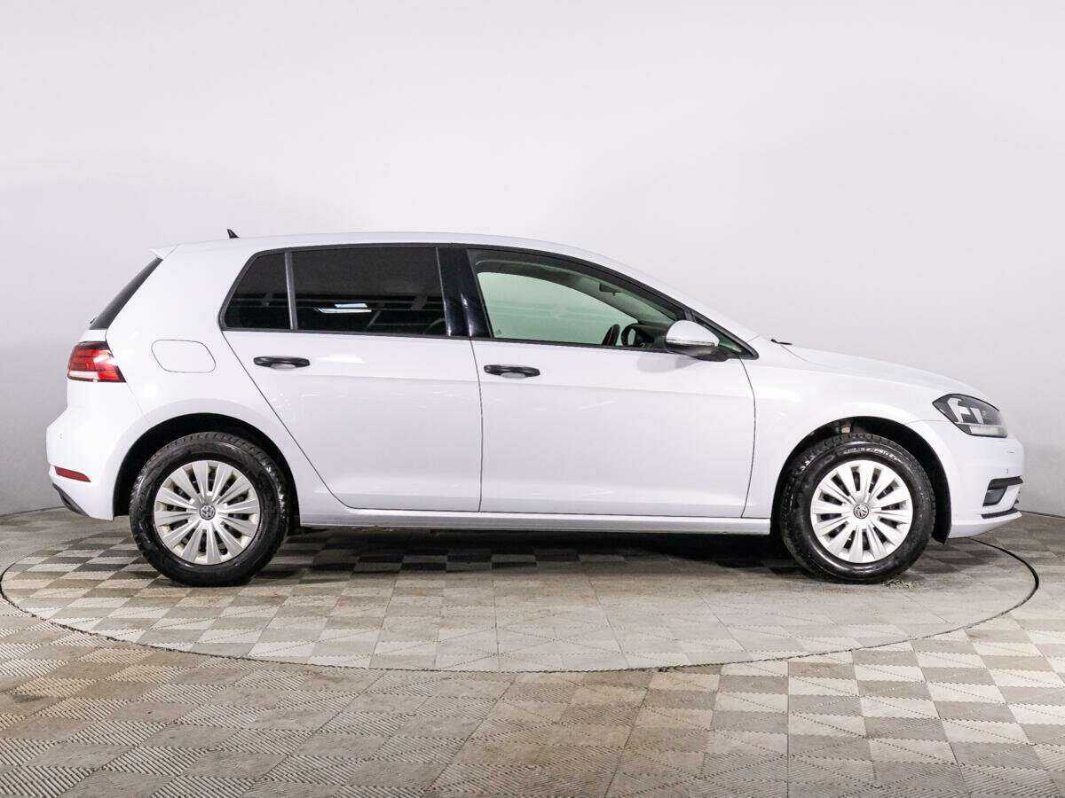 Купить Volkswagen Golf с пробегом. Фото: #3