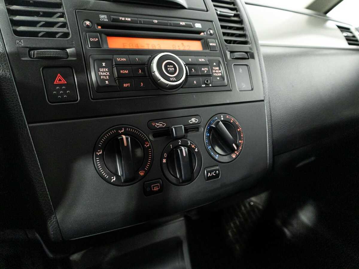 Купить Nissan Tiida с пробегом. Фото: #14