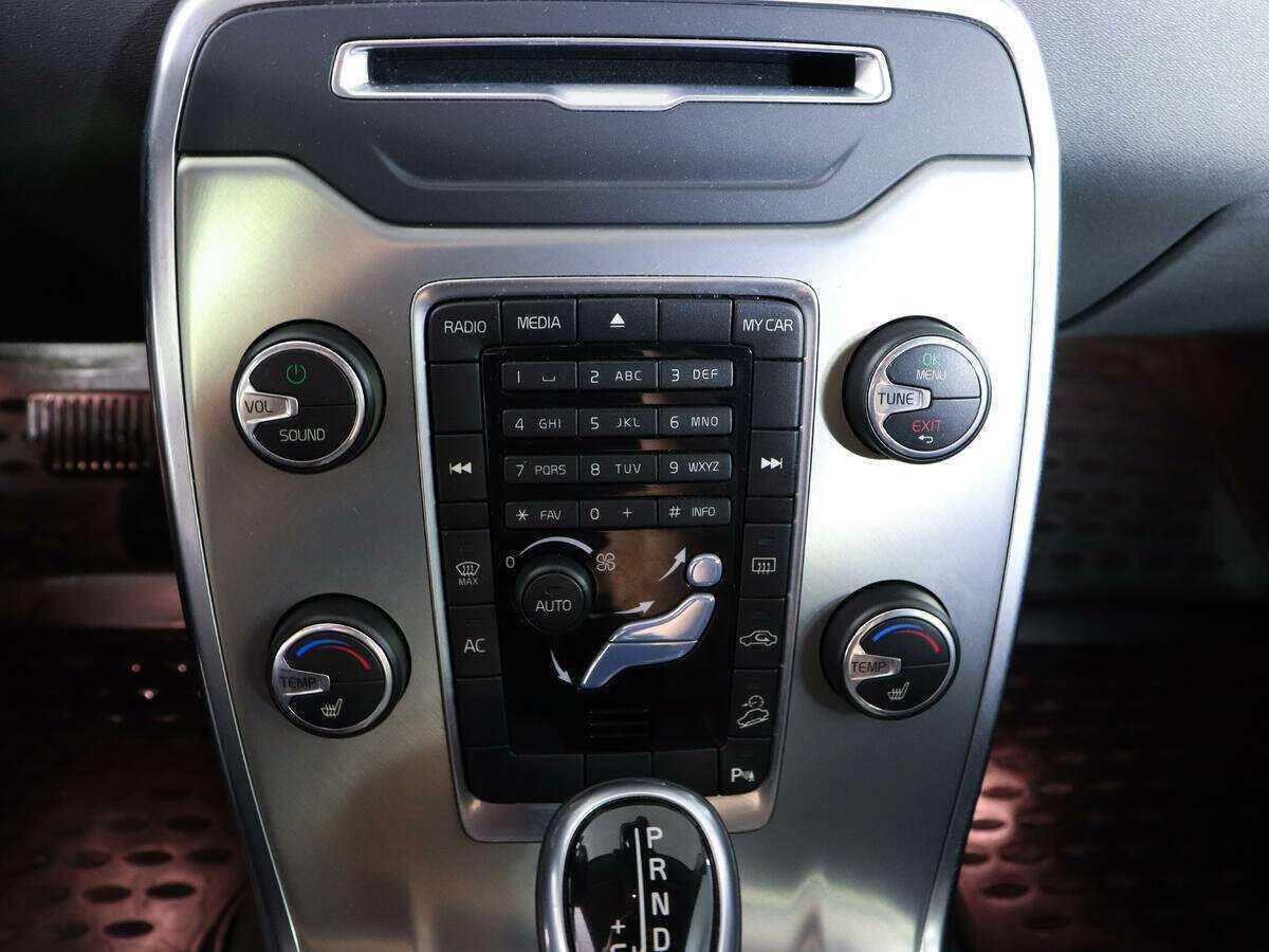 Купить Volvo XC70 с пробегом. Фото: #16